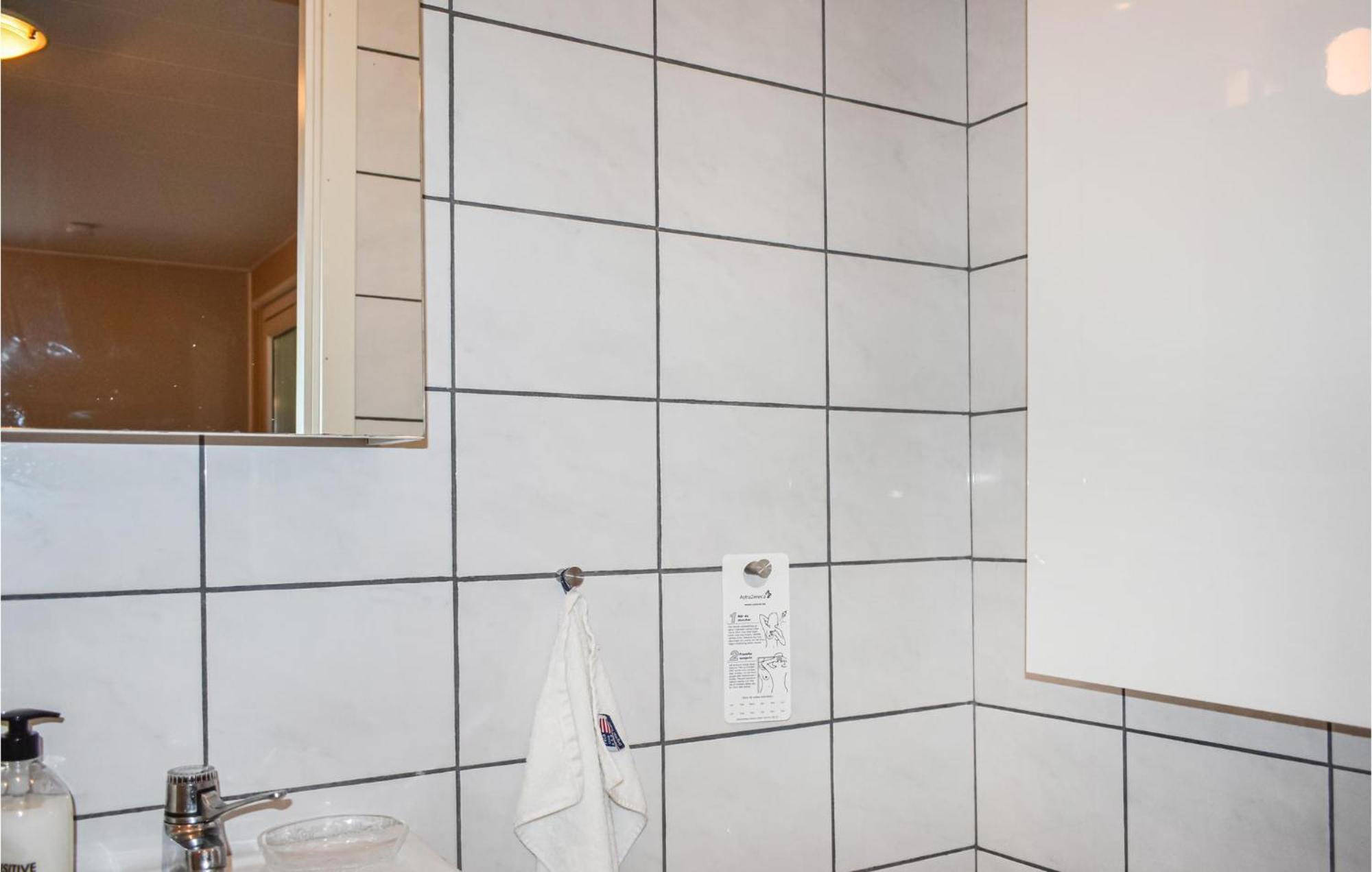 1 Bedroom Amazing Home In Hoellviken Εξωτερικό φωτογραφία