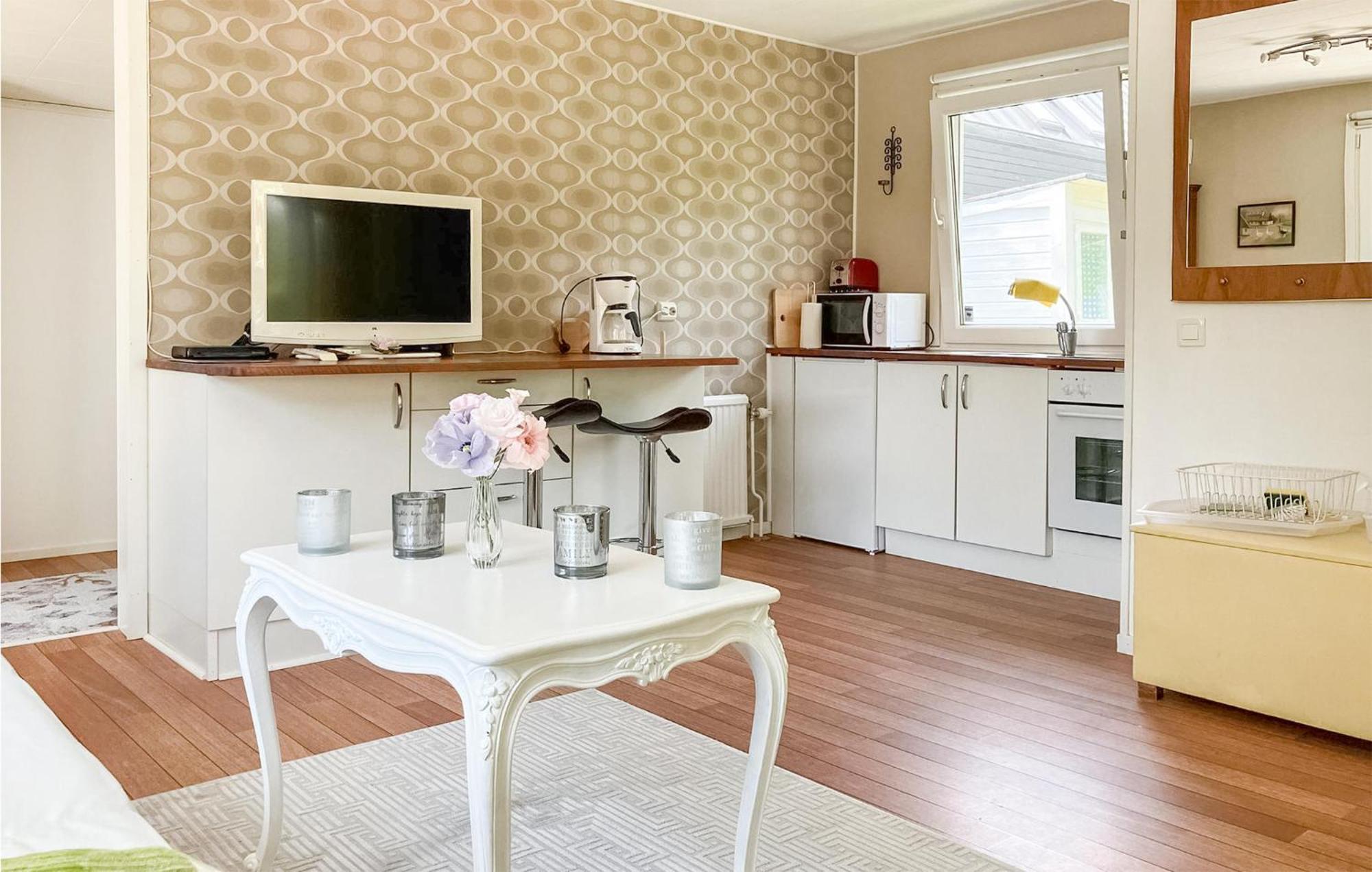 1 Bedroom Amazing Home In Hoellviken Εξωτερικό φωτογραφία