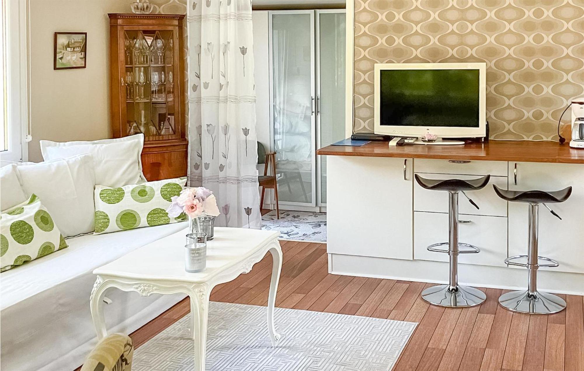 1 Bedroom Amazing Home In Hoellviken Εξωτερικό φωτογραφία